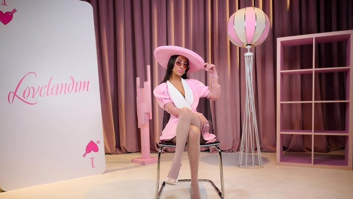 Hande Ünsal – Lovelandım Şarkı Sözleri