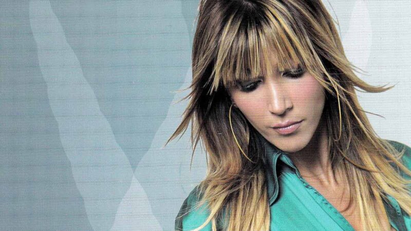 Hande Yener – Acele Etme Şarkı Sözleri