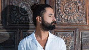 Koray Avcı – Yazımı Kışa Çevirdin (Leylam) Şarkı Sözleri