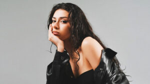 M Lisa – Gecelerde Şarkı Sözleri