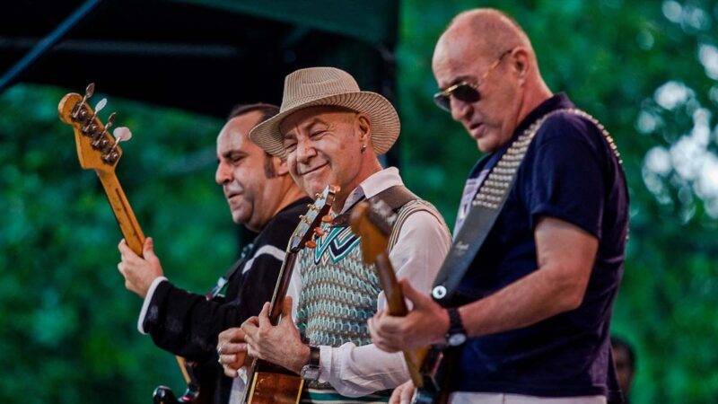 MFÖ – Hep Yaşın 19 Şarkı Sözleri