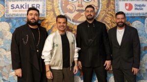 Sakiler & Kenan Doğulu – Aşkım Aşkım Şarkı Sözleri