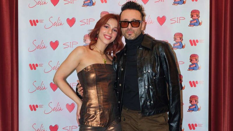 Selin & Mabel Matiz – Yanılır Gibi Şarkı Sözleri