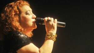 Sema Moritz – Fikrimin İnce Gülü Şarkı Sözleri