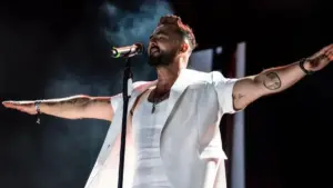 Gökhan Özen – Gülme Sevgilim Şarkı Sözleri