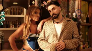 Sefo & Demet Akalın – Yerinde Dur Şarkı Sözleri