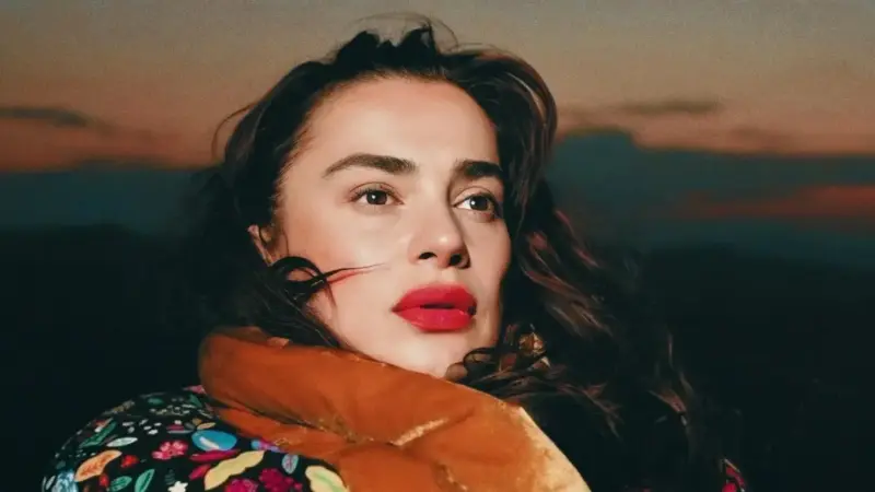 Ceylan Ertem – Aşkla Şarkı Sözleri