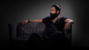 Koray Avcı – Aşk Sana Benzer Şarkı Sözleri