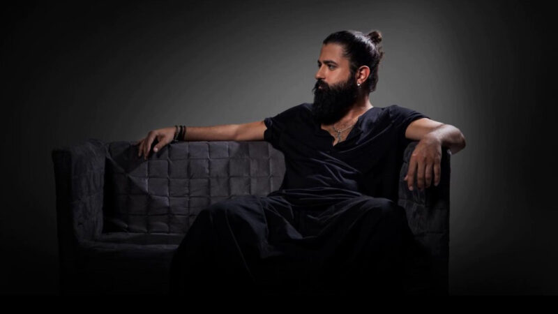 Koray Avcı – Aşk Sana Benzer Şarkı Sözleri