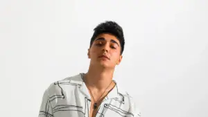 Sezer Sarıgöz – Seni Görmeden Şarkı Sözleri