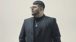 Bayro Şenpınar – Bir Başımayım Şarkı Sözleri