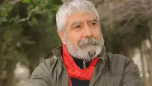 Mustafa Kaya – Sözüm Şiirlerin Mükemmelidir Şarkı Sözleri