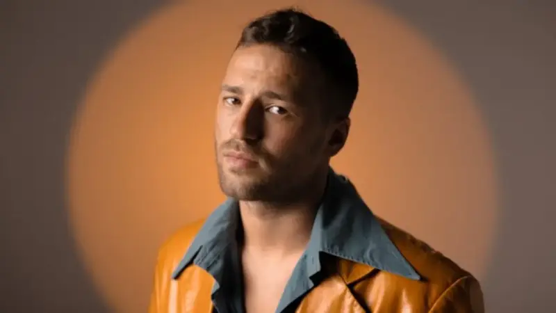 Anıl Durmuş – Yana Yana Şarkı Sözleri