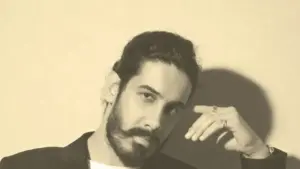 Can Koç – Belki de Bir Kelimen Şarkı Sözleri