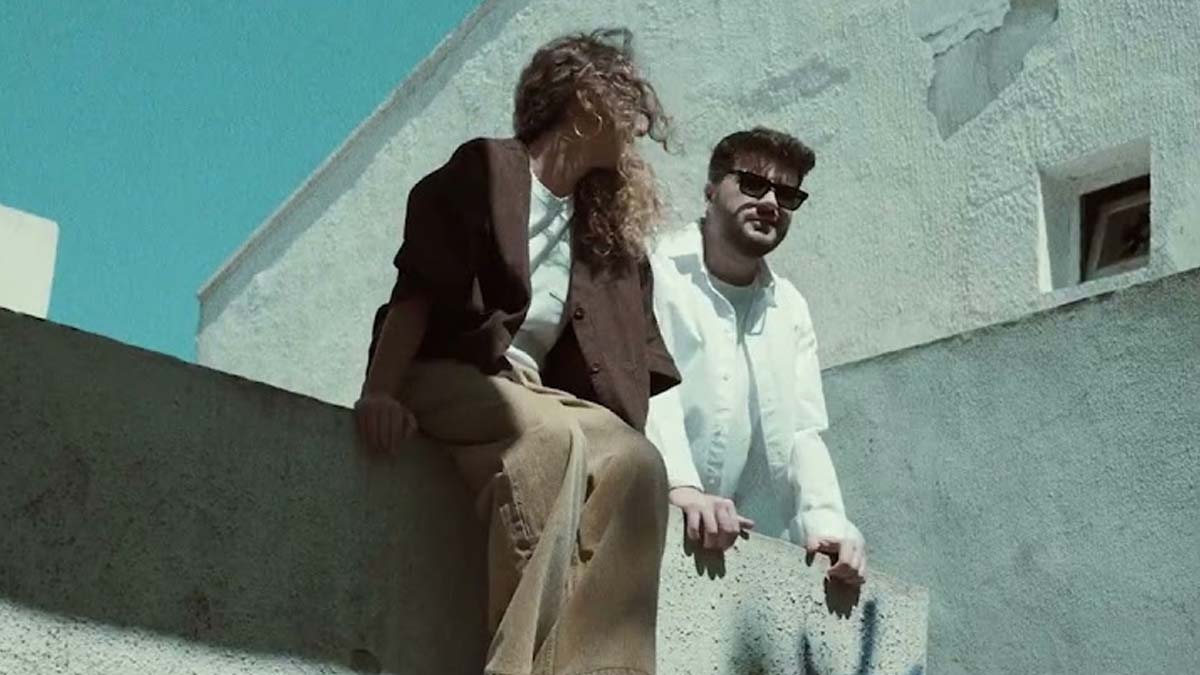 Göksel İpekçi & Safiye – İlk Görüşte Diyenler Şarkı Sözleri