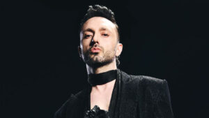 Mabel Matiz – Perperişan Şarkı Sözleri