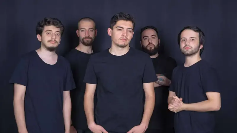 Mavi Gri – İnan Elimde Değil Şarkı Sözleri