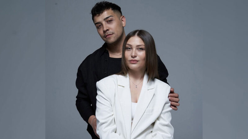 Sıla Şahin & Samet Kardeşler – Şimdi o Gitti Şarkı Sözleri