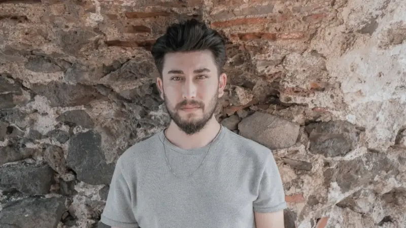 Yasir Miy – Yırtık Biletlerim Şarkı Sözleri