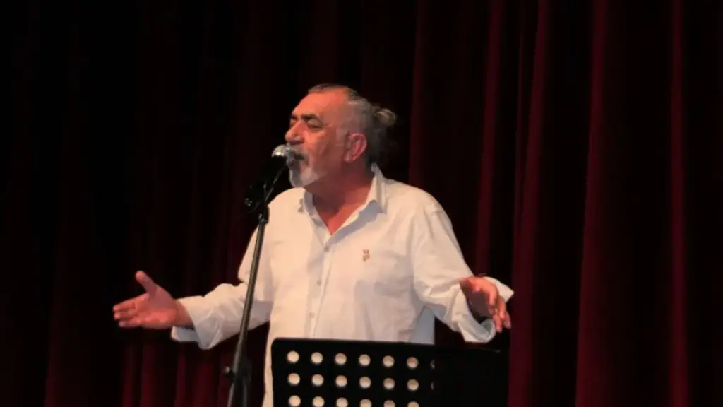 Cevdet Bağca – Sen Aşksın video