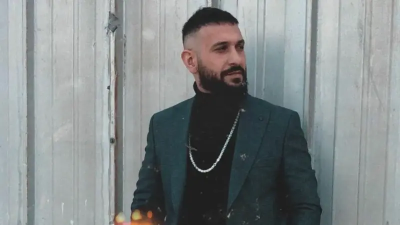 Decrat – Bana Sor Şarkı Sözleri