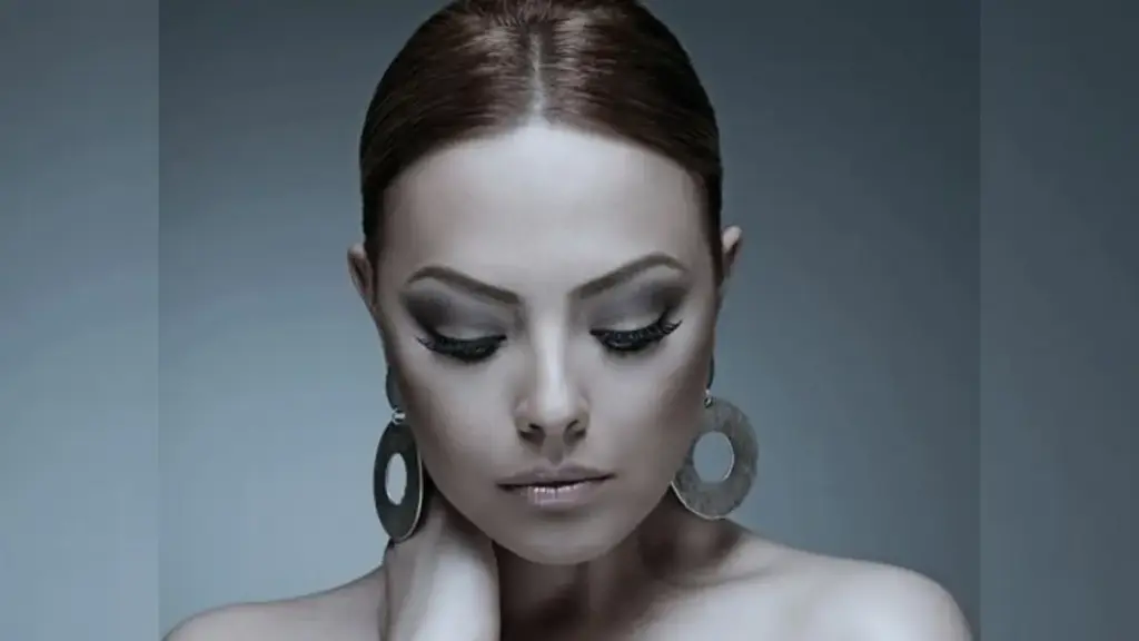 Ebru Gündeş – Söyleyin Şarkı Sözleri