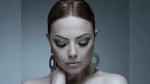 Ebru Gündeş – Söyleyin Şarkı Sözleri