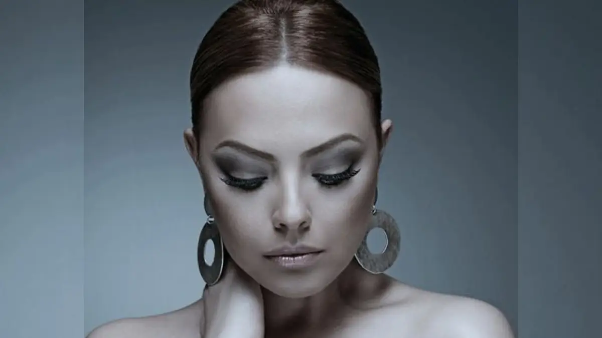 Ebru Gündeş – Söyleyin Şarkı Sözleri