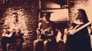 Grup Abdal – Yağmur Yağar Taş Üstüne Şarkı Sözleri