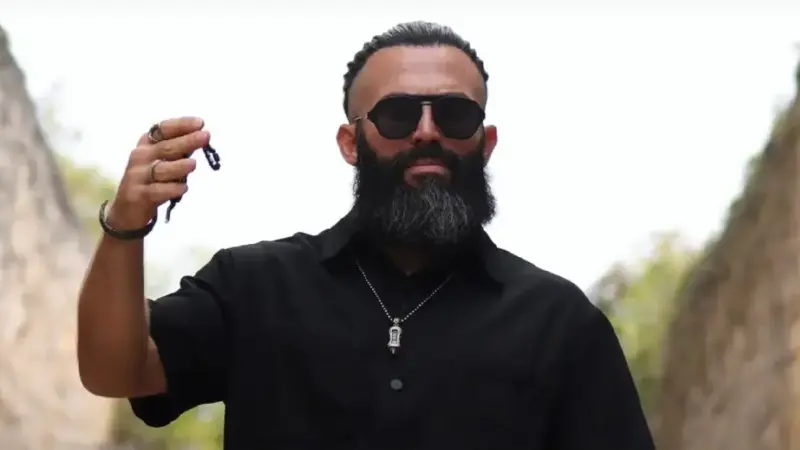 Turbo Turabi – Wine Me, Dine Me. Şarkı Sözleri