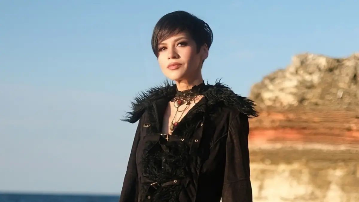 Aydilge – Ay Şarkı Sözleri