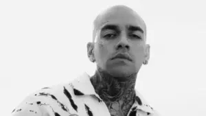 Ezhel – Ay Işığına Bezenmiş Aşk Şarkı Sözleri