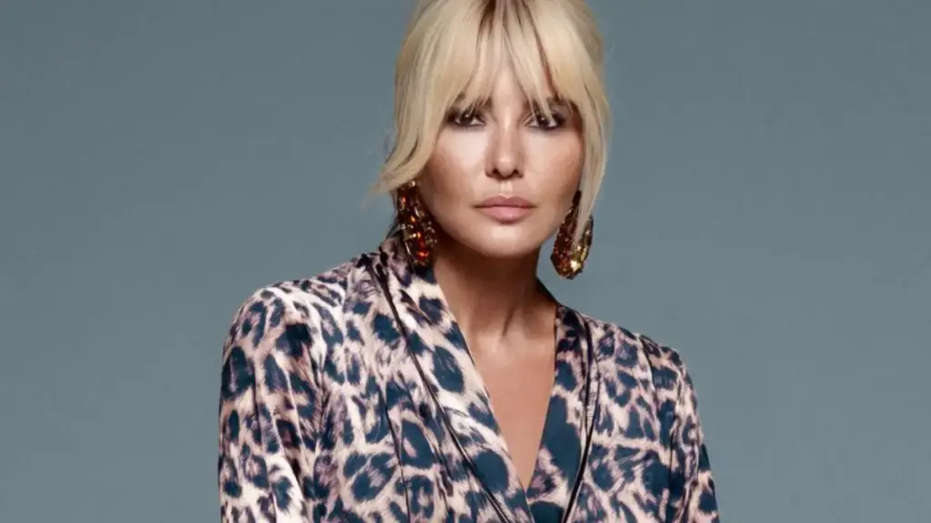 Gülben Ergen & Sinan Akçıl – Seni Bulurum video