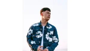 Poizi – Çok Güzel Gülüyorsun Şarkı Sözleri