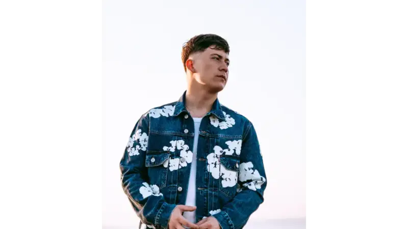 Poizi – Çok Güzel Gülüyorsun Şarkı Sözleri