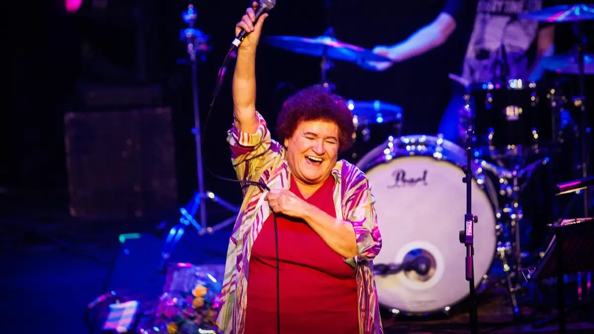 Selda Bağcan – Sarı Saçlım Mavi Gözlüm Şarkı Sözleri