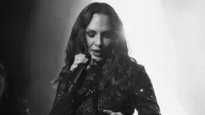 Sertab Erener – Sevdam Ağlıyor Şarkı Sözleri