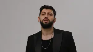 Burak Bulut – Herkes Gibi Şarkı Sözleri