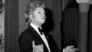 Zeki Müren – Sarmaşık Gülleri Şarkı Sözleri