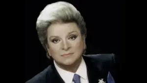 Zeki Müren – Senede Bir Gün Şarkı Sözleri