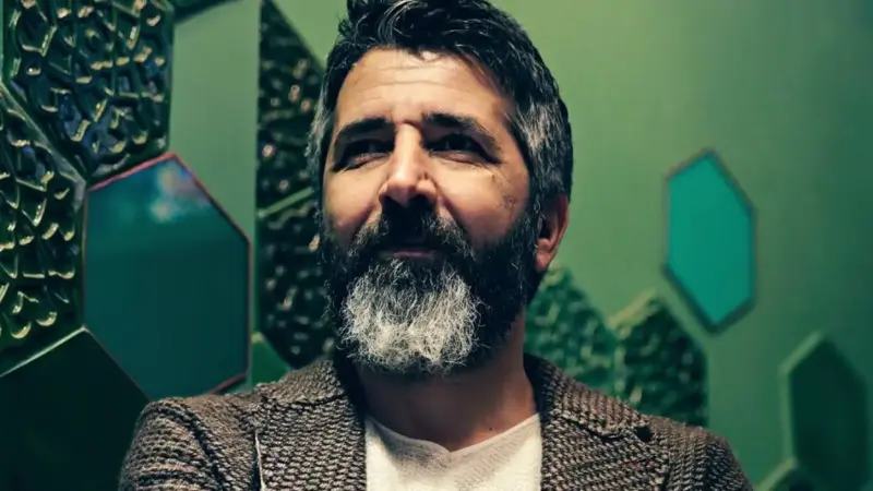 Ali Kınık – Yalnız Değilsin Şarkı Sözleri