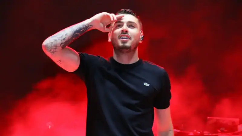 BLOK3 – Bi Kadına Kaybettim Şarkı Sözleri