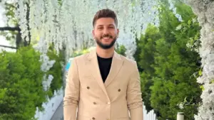 Fırat Türkmen – Ağlaya Ağlaya Yollara Düştüm Sözleri