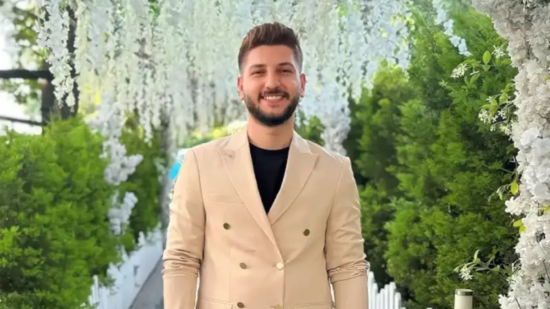 Fırat Türkmen – Ağlaya Ağlaya Yollara Düştüm Sözleri