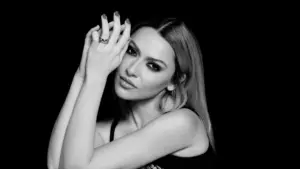 Hadise – Gece Puslu Şarkı Sözleri