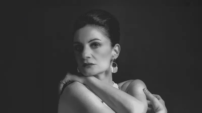 Jehan Barbur – Selvi Boylum Al Yazmalım Şarkı Sözleri