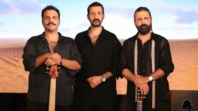 Karaf – Var Mı Aşktan Ötesi Şarkı Sözleri