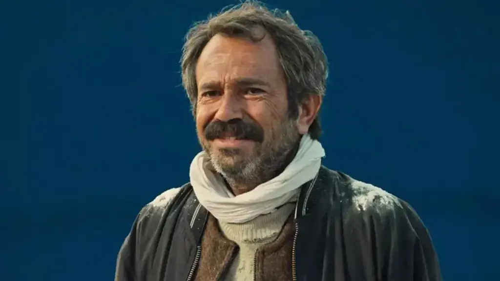 Olgun Şimşek – Üflediler Söndüm video