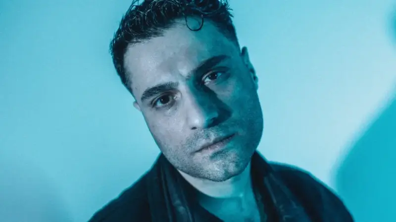 Ozbi – Duramam Ben Şarkı Sözleri