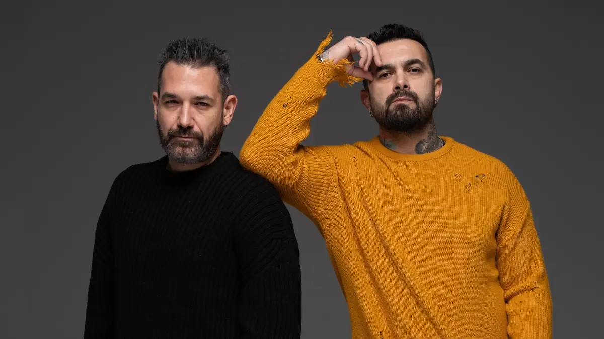 Pera – Yarim Benden Gidiyordu Şarkı Sözleri